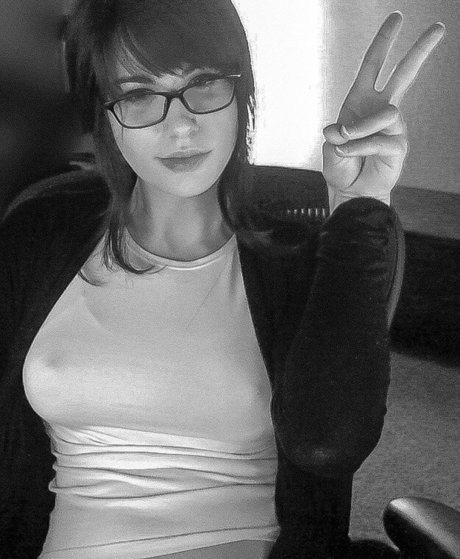 Kalindra Chan pretty pornstar galleries