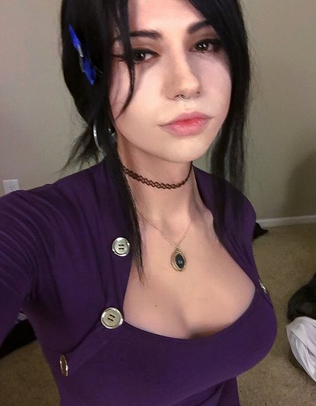 Kalindra Chan model hot gallery