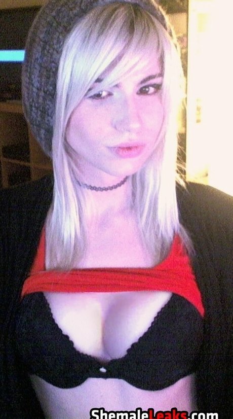 Kalindra Chan actress images