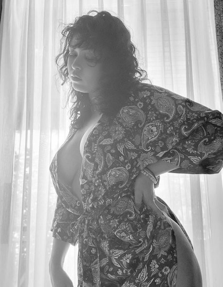 Pinksaltmoon adult actress images