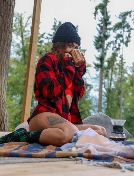 Pinksaltmoon top star pictures