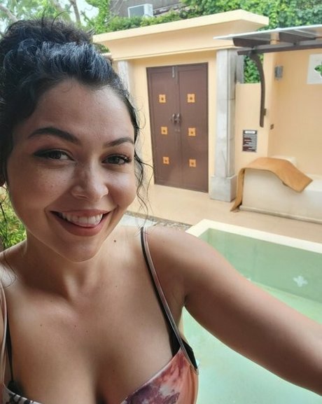 Pinksaltmoon art model picture