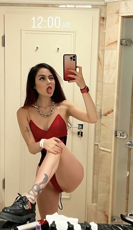 Maren Altman model nudes picture