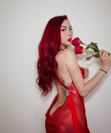 Maren Altman erotic model images