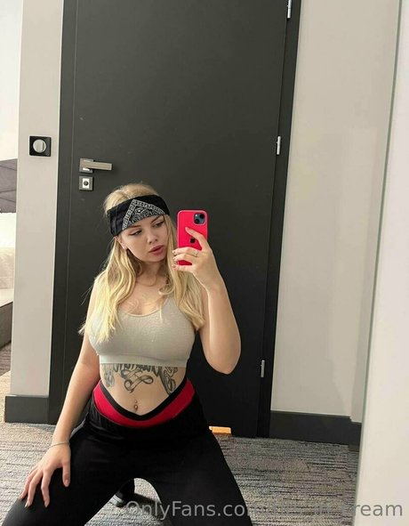 tiiiiits queen hd star pics