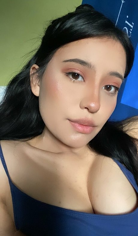 Agnes Inezz model art galleries