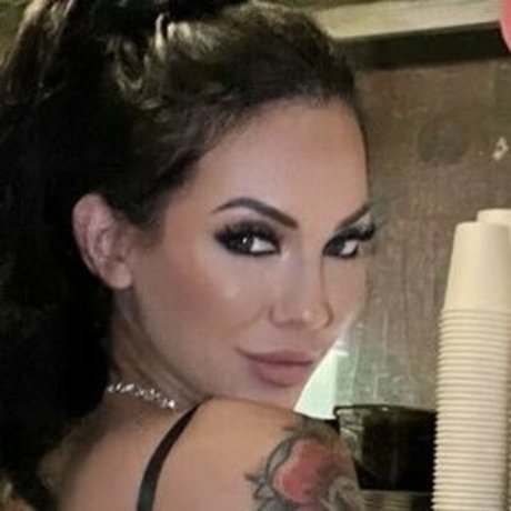 Vikkidoll hot actress pic