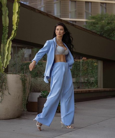 Polina Logunova model porn galleries