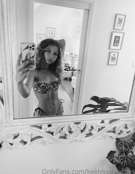 nude pregnant onlyfans adult image