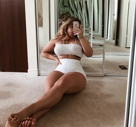 Brooklyn Nicolina model picture