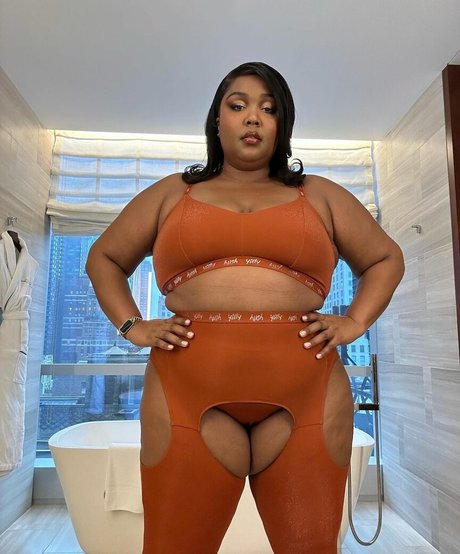 Lizzo exclusive model galleries