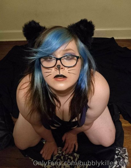 bubblykillerrose model naked img