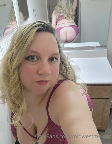 midwestmelons model sexy pics