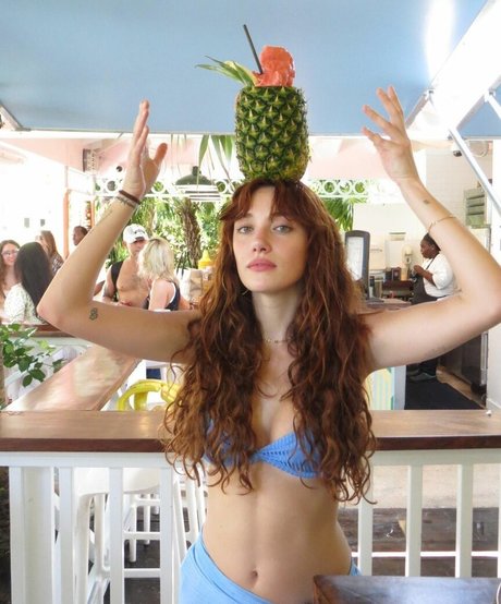 Olivia OBrien nudes model picture