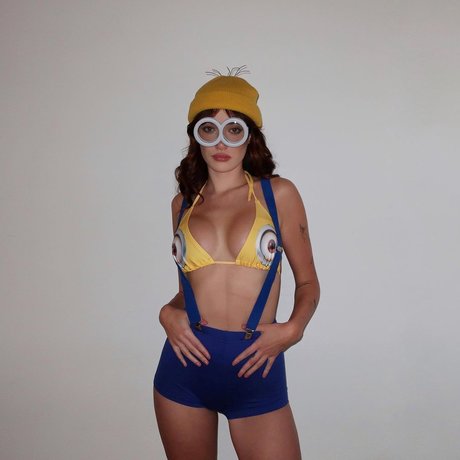 Olivia OBrien model porn img