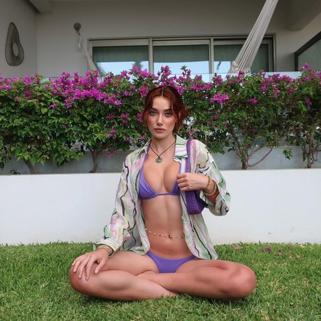 Olivia OBrien sexy star picture