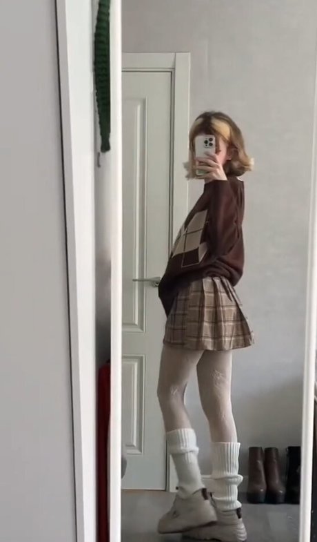 Shadsi model nude img