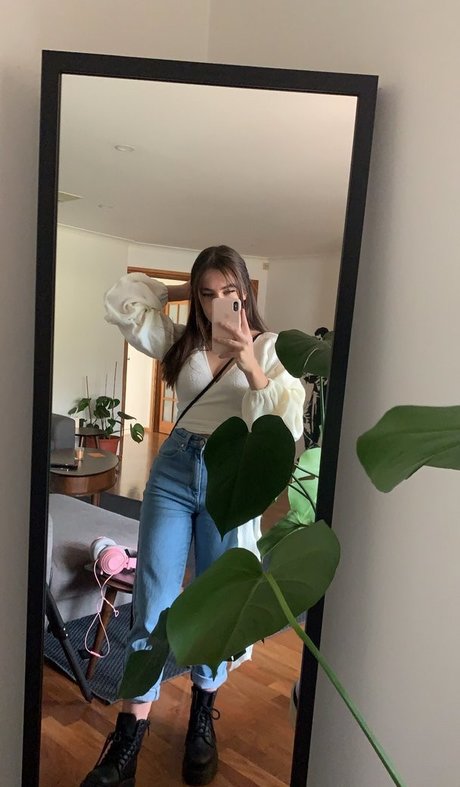 Paladinamber nude model image