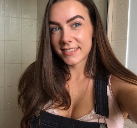 Paladinamber model hd photo