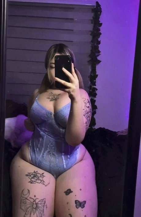 mathildawtf art model photos