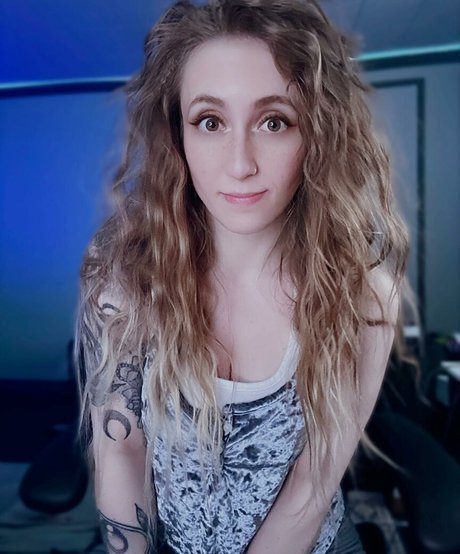 Nicholena model hot photos