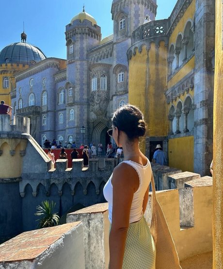 Develique free actress gallery