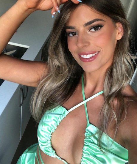 Develique pornstar free img