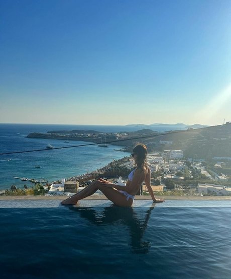 Develique top model photo