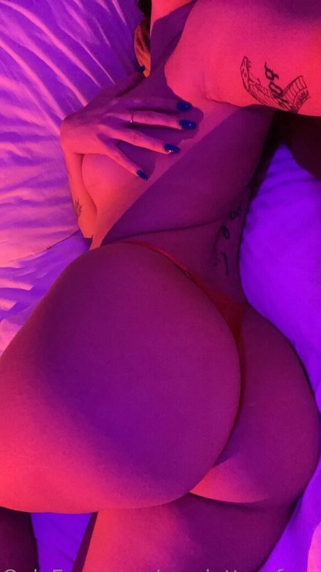 scarlettrayfree model art pic