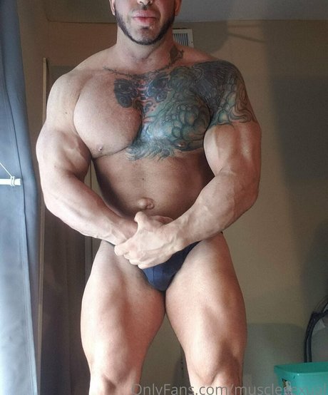 musclesexual porn model picture
