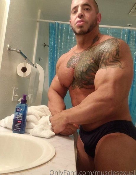 musclesexual star adult photo