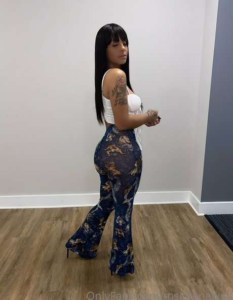 Jasmine Grenaway beautiful actress image