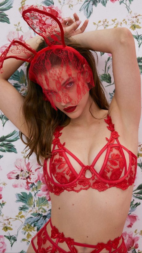 famous onlyfans sexy naked pic