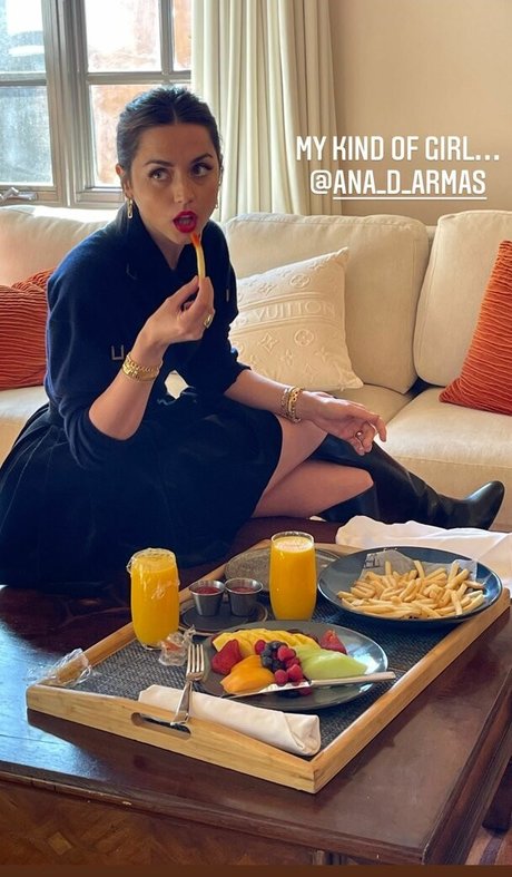Ana De Armas nude star picture