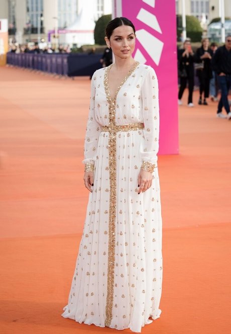 Ana De Armas model sexy gallery