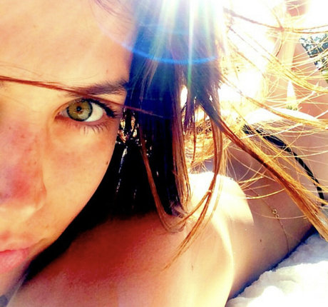 Ana De Armas model hot pic