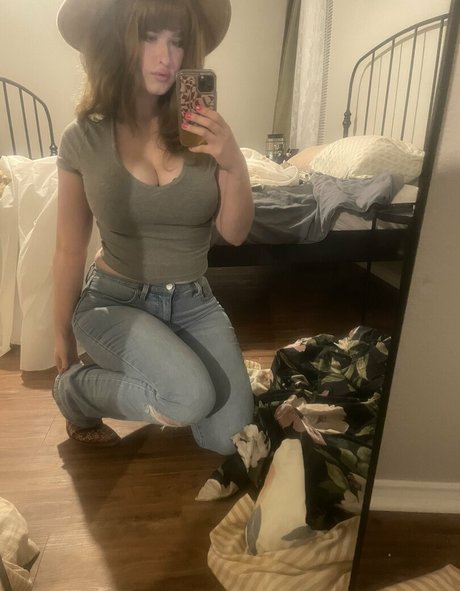 Hollyhawthorne exclusive pornstar image