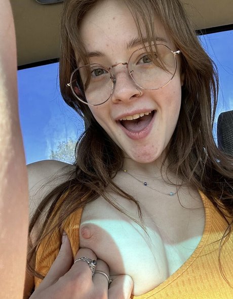 snaakecharmerr model free pictures