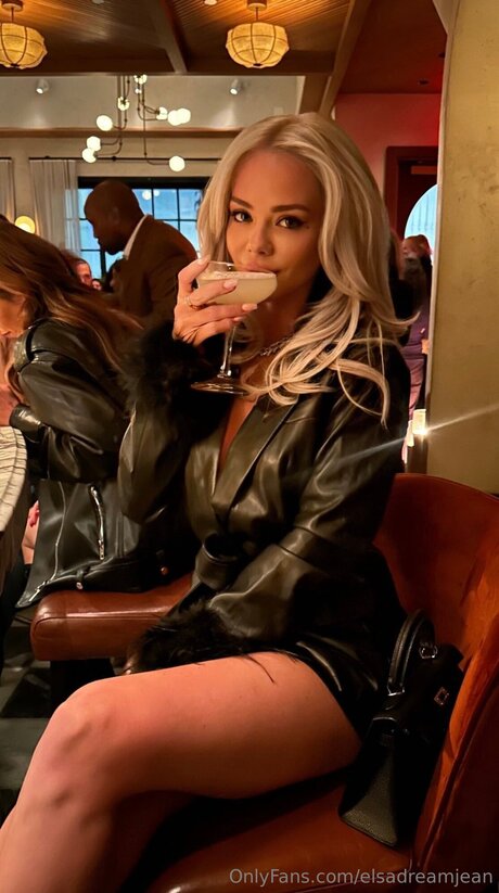 flat chested onlyfans beautiful photo