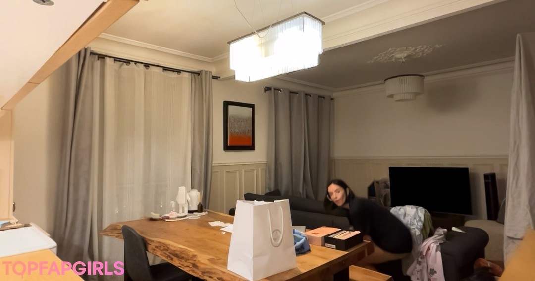 Agathe Auproux art actress galleries