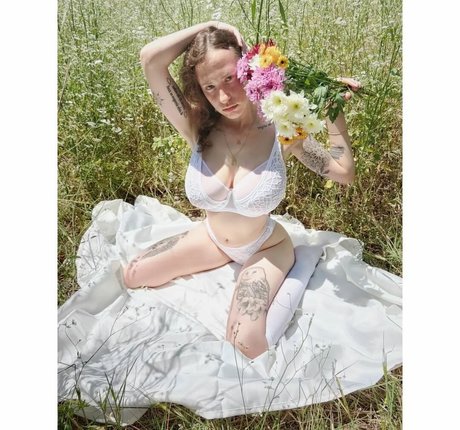 mom daughter onlyfans naked gallery