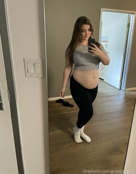 GoodGirlGrow model exclusive pic