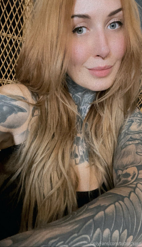 bxblackout model erotic picture