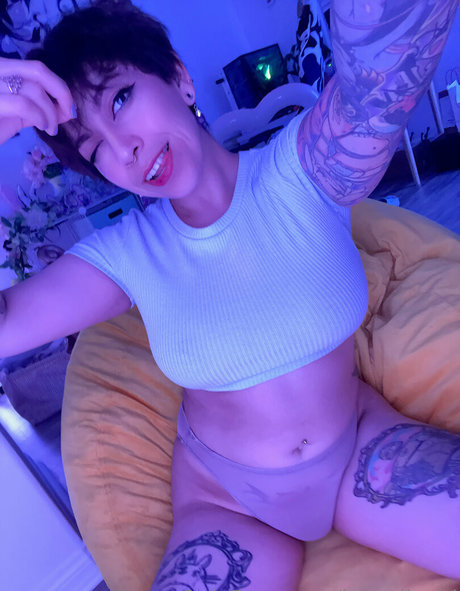 Kawaii girl erotic pornstar img