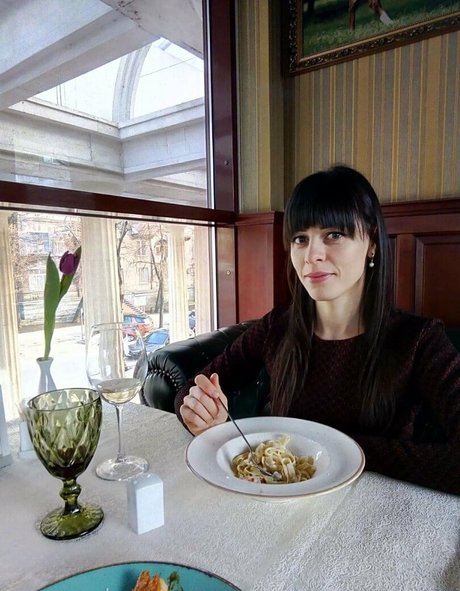 natalieflowers sexy model photo