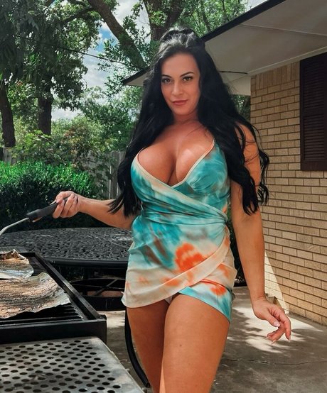 TrulyAris pornstar hot pictures