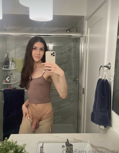 Uyuna top pornstar pictures