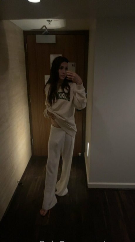 Uyuna art pornstar pictures