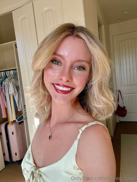 Haven tunin pretty actress photo