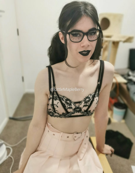 LittleMapleBerry nudes actress gallery